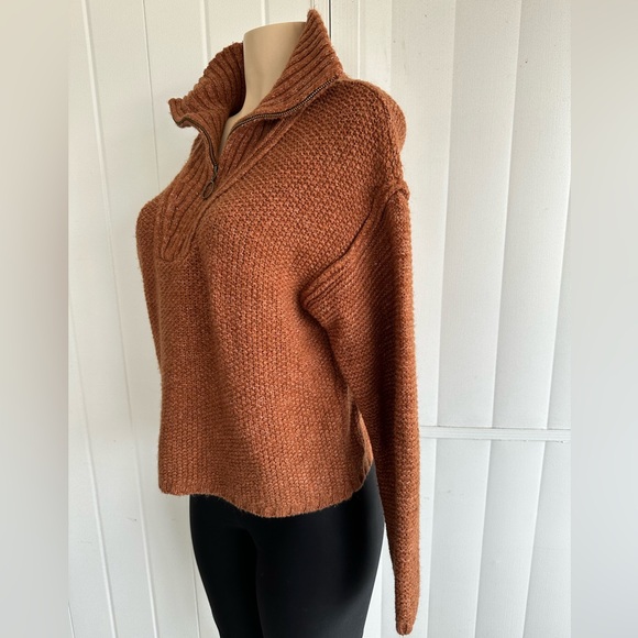 Universal Thread quarter zip mock neck pullover sweater Color Rust Size Medium - Picture 2 of 5